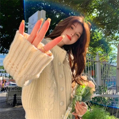 高端大气女性头像(30张)