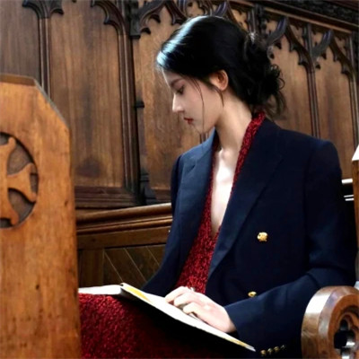 高端大气女性头像(30张)