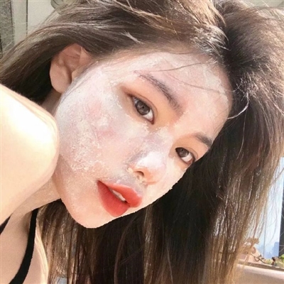 微信真人女生简单气质头像(18张)