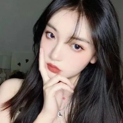 微信真人女生简单气质头像(18张)