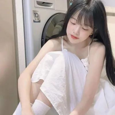 微信真人女生简单气质头像(18张)