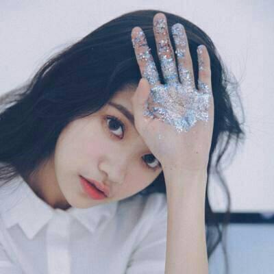 高清好看的QQ头像女生清纯甜美图片(18张)