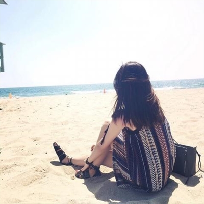 高清时尚的女生背影qq头像图片(18张)