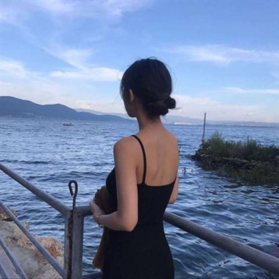 高清时尚的女生背影qq头像图片(18张)