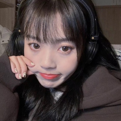 高清好看的丧系潮图女头(22张)