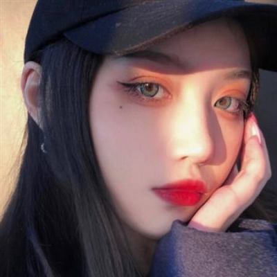 高清好看的女生头像超拽个性图片(精选26张)