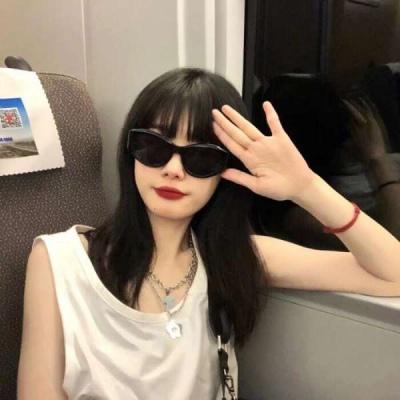 干净又好看的气质头像(22张)