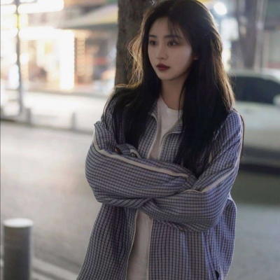 网红美女图片微信头像大全(精选24张)