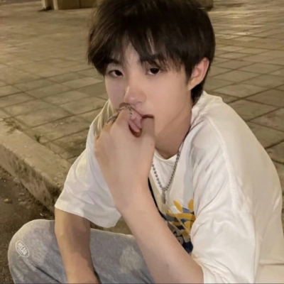 超清高冷男生头像(精选28张)