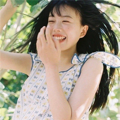 最热门绿色系女生头像(精选20张)