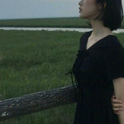 最热门绿色系女生头像(精选20张)