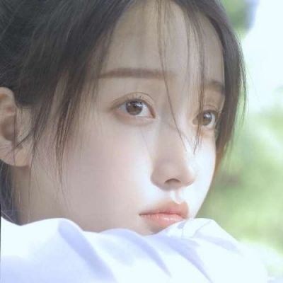 最热门绿色系女生头像(精选20张)