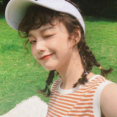 最热门绿色系女生头像(精选20张)