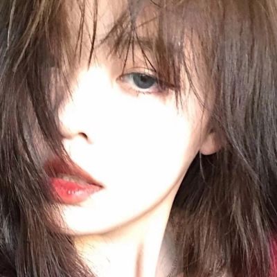 忧伤的女生头像(精选28张)