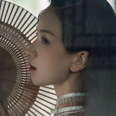 最新优质御姐女头像(28张)