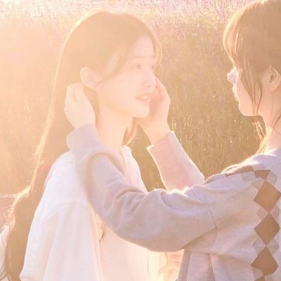 好看的姐妹头像二人闺蜜一人一张图片(26张)