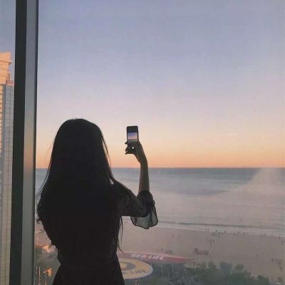 高清好看的意境伤感头像女生图片(28张)