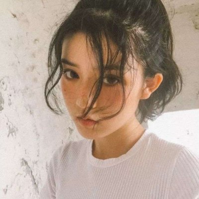 高清好看的意境伤感头像女生图片(28张)