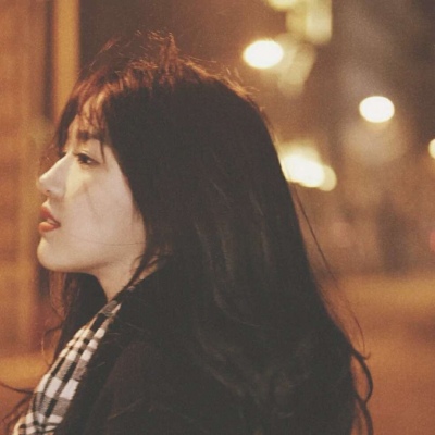 高清好看的意境伤感头像女生图片(28张)