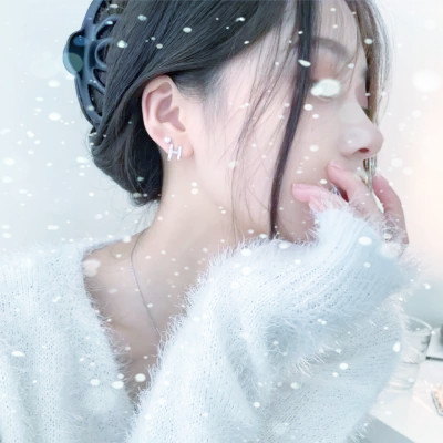 清新好看的冰雪中女生头像图片(精选24张)