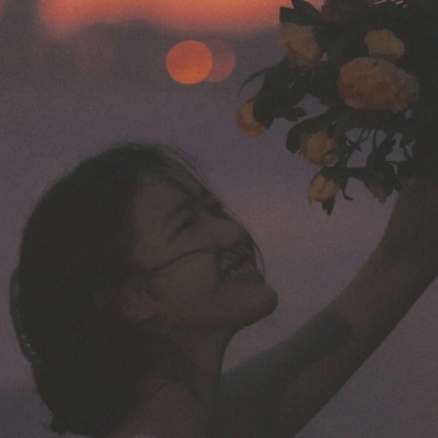 美女伤感照片头像(24张)