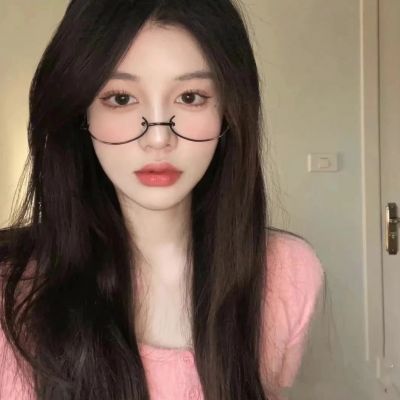 高清好看的小清新意境头像女生图片(精选24张)