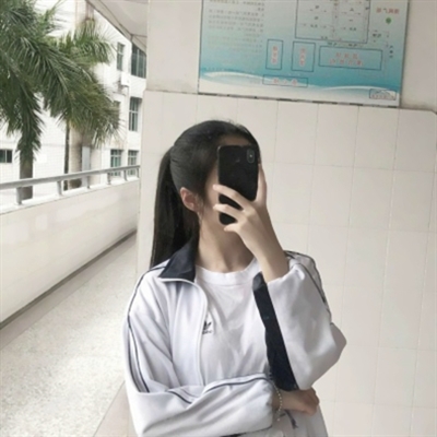 高清好看的小清新意境头像女生图片(精选24张)