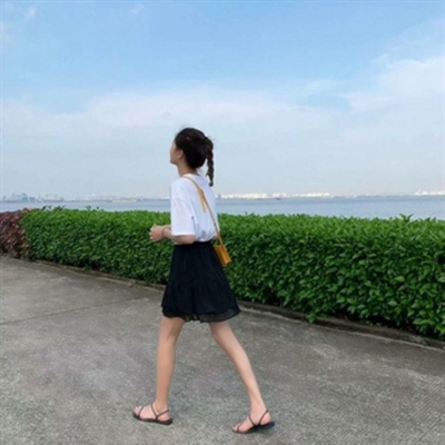 高清好看的小清新意境头像女生图片(精选24张)