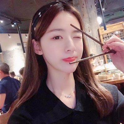 高清好看的小清新意境头像女生图片(精选24张)