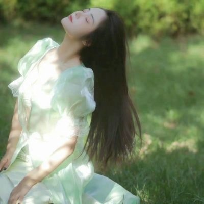 安静又温柔又沉稳的女生头像(精选32张)