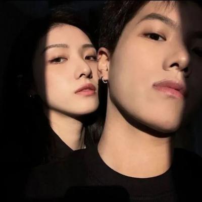 非常甜又恩爱的情头(22张)