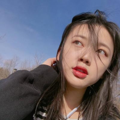 高清蓝色系女生头像(精选24张)