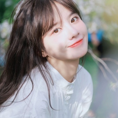 高清清纯女生图片清新头像(精选24张)