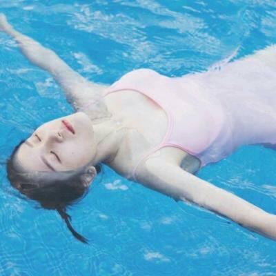 女生最新海边头像(精选18张)