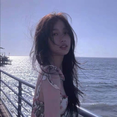 女生最新海边头像(精选18张)