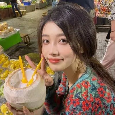 笑起来超好看的女生头像(23张)