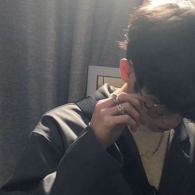 2023男生头像冷酷帅气真人图片(共22张)