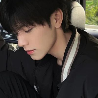 2023男生头像冷酷帅气真人图片(共22张)