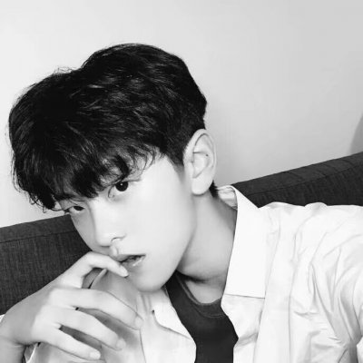 小清新白衬衫男生头像图片(22张)