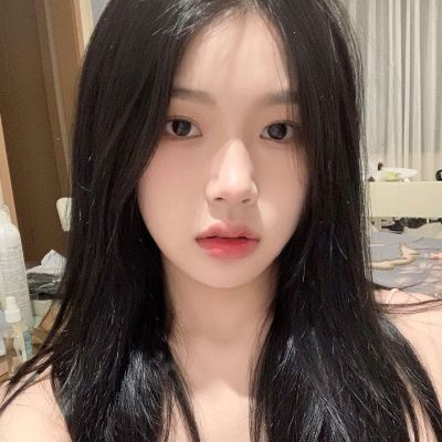 优质高级的长发简约个性女生头像(优选22张)