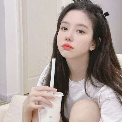 优质高级的长发简约个性女生头像(优选22张)