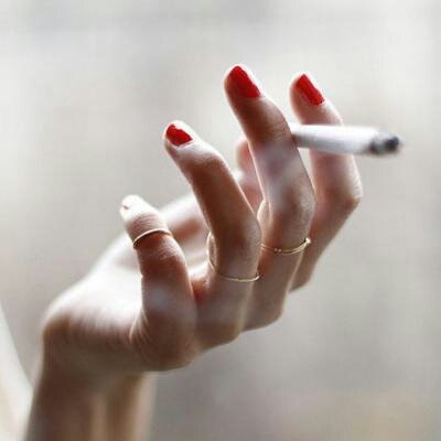 爱做美甲的女生可爱头像(精选20张)