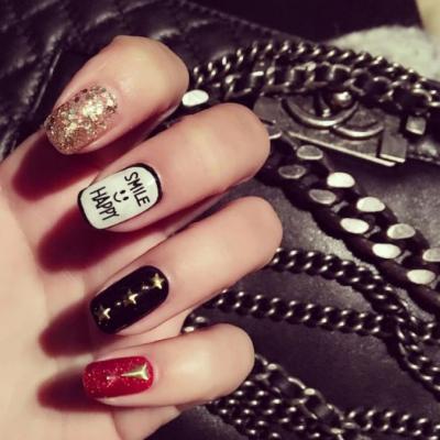 爱做美甲的女生可爱头像(精选20张)