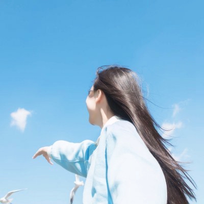 高清好看的清新干净蓝色系女生头像图片(精选18张)