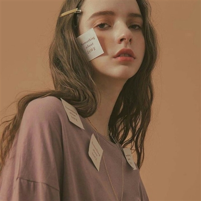 酷酷的伤感女头像(16张)