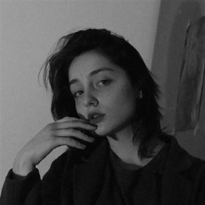 酷酷的伤感女头像(16张)