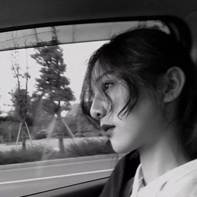 酷酷的伤感女头像(16张)