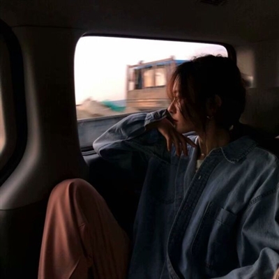 酷酷的伤感女头像(16张)