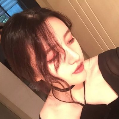 酷酷的伤感女头像(16张)