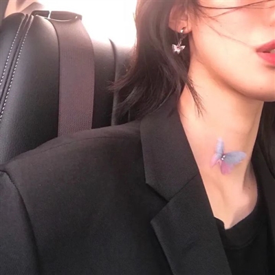 酷酷的伤感女头像(16张)